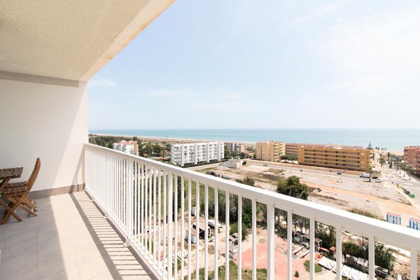 Strandappartement met dakterras en zwembad in Canet d'En Berenguer - thumbnail 1