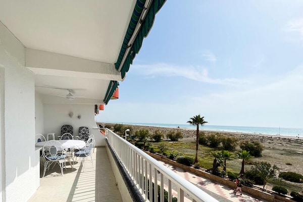 Appartement aan zee in Canet d'En Berenguer met panoramisch uitzicht op 20 meter van strand - thumbnail 1