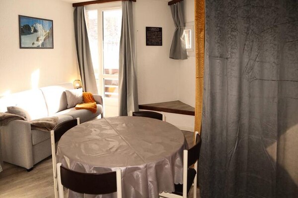 Studio op de piste met zuidbalkon en adembenemend uitzicht in Les Orres - thumbnail 4