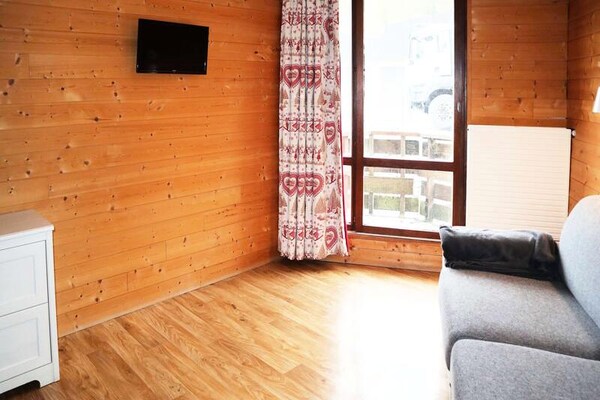 Studio direct aan de piste in Les Orres 1650 met balkon op het oosten - thumbnail 4