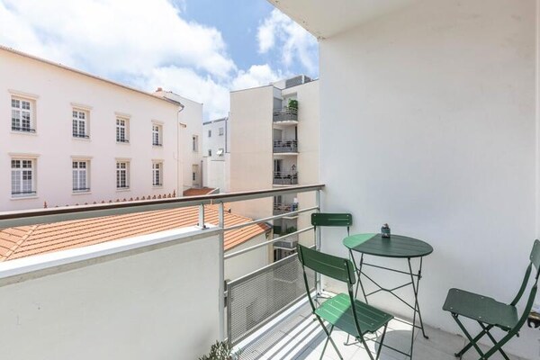 Licht appartement in hartje Antibes, vlak bij strand en Place de Gaulle - thumbnail 2
