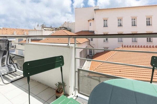 Licht appartement in hartje Antibes, vlak bij strand en Place de Gaulle - thumbnail 3