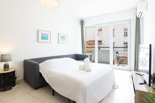 Licht appartement in hartje Antibes, vlak bij strand en Place de Gaulle - thumbnail 5