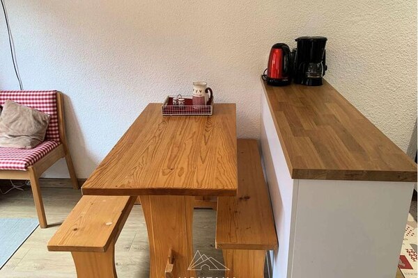 Knus gerenoveerd appartement met balkon en bergzicht in Le Grand Bornand - thumbnail 3
