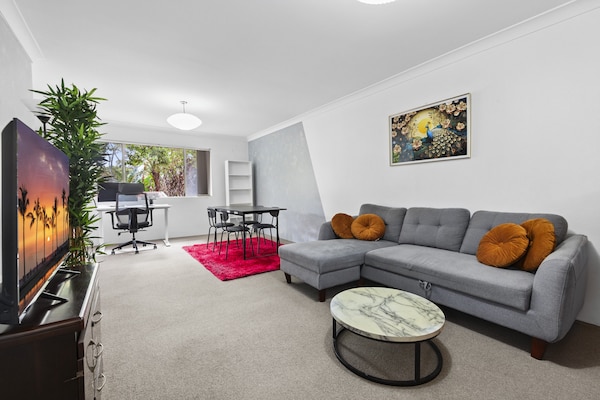 Licht appartement in Marrickville met balkon en parkeerplaats - thumbnail 1