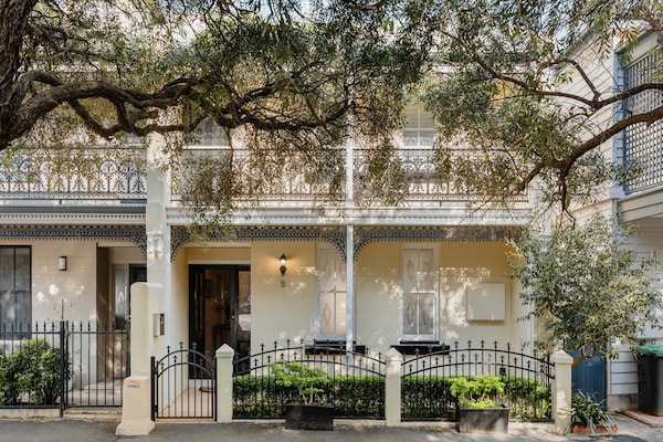 Stijlvol appartement met tuin en terras in Cooks Hill - thumbnail 1