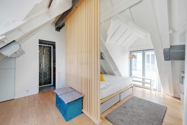 Elegante studio met panoramisch uitzicht over Parijs in het Marais - thumbnail 2