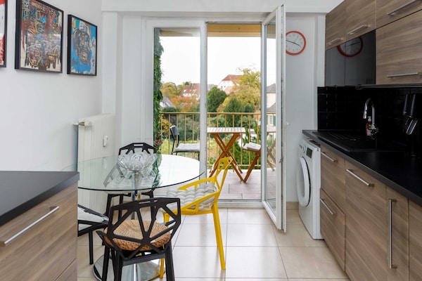 Ruim 3-kamerappartement in groene wijk Orangerie, vlakbij park en centrum - thumbnail 2
