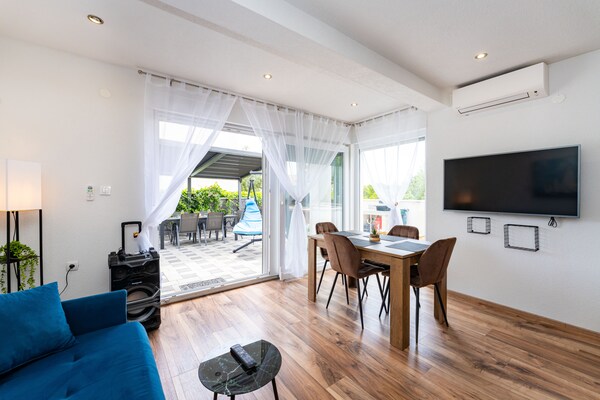 Modern appartement met privézwembad nabij het strand van Žaborić - thumbnail 4