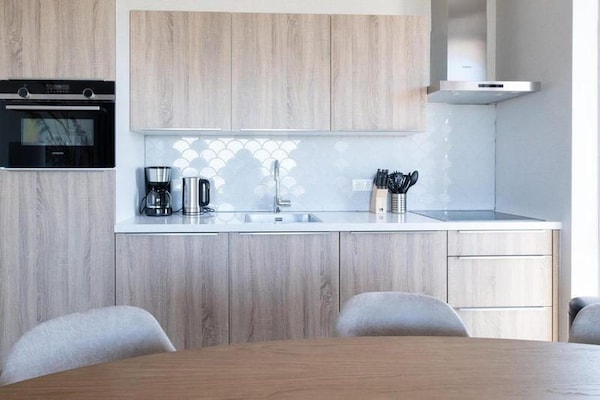 Luxe appartement aan het strand van Workum met sauna en waterzicht - thumbnail 3