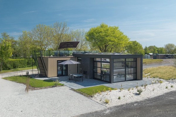 Stijlvolle villa in Workum met dakterras en uitzicht op het IJsselmeer - thumbnail 1