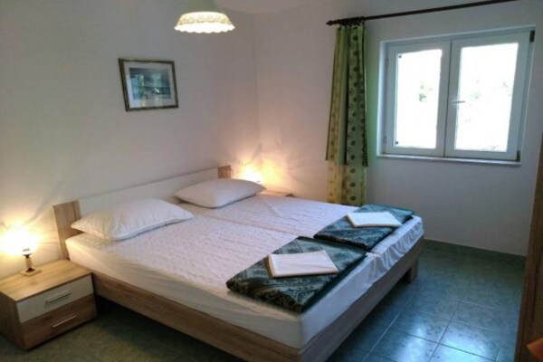 5-persoons appartement aan het strand in Banjol · 5 pers. - thumbnail 3