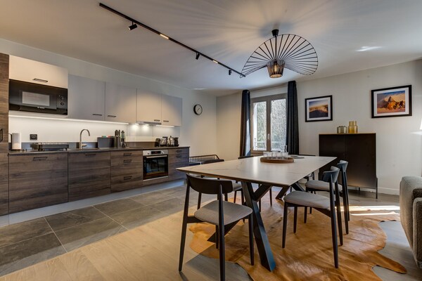 Stijlvol appartement met balkon en uitzicht op de Mont Blanc, vlakbij het centrum - thumbnail 3