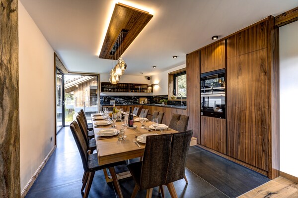Modern chalet voor 12 personen met privézwembad en sauna nabij Chamonix - thumbnail 4