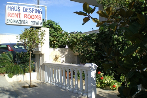 Sfeervol appartement met panoramisch dakterras nabij het strand van Sarti - thumbnail 3