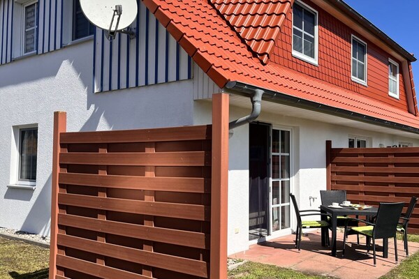 Modern vakantiehuis aan de Boddenlagune in Ostseeheilbad Zingst - thumbnail 1
