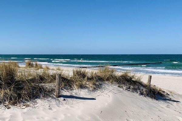 Modern vakantiehuis aan de Boddenlagune in Ostseeheilbad Zingst - thumbnail 3