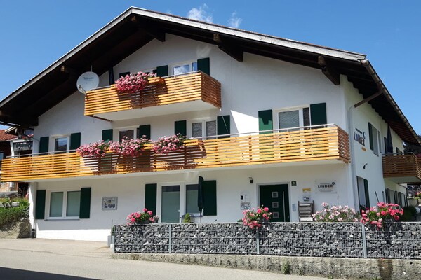 Licht appartement in Fischen met balkon en uitzicht op de Alpen - thumbnail 1