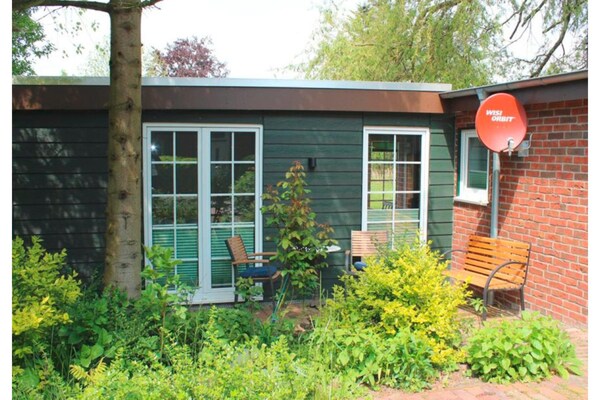 Knus appartement voor 2 personen bij de Waddenzee in Burhave - thumbnail 1