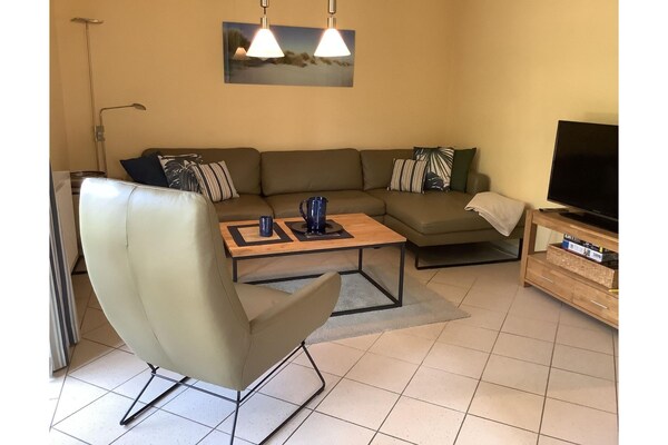 Knus vrijstaand vakantiehuis met WLAN bij het strand van Burhave - thumbnail 3