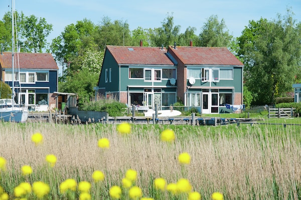 De Waske – Vakantiehuis aan het water in natuurrijk Warns, Friesland - thumbnail 5