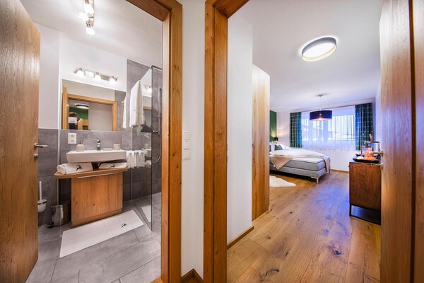 Appartement Helios Top 8: 50m² aan de bosrand in Neukirchen, 140m tot de lift - thumbnail 6