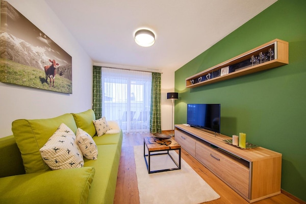 Appartement Helios Top 8: 50m² aan de bosrand in Neukirchen, 140m tot de lift - thumbnail 1