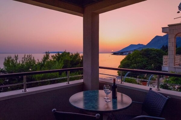 Premium Double Room in Boutique Hotel Saudade, direct aan het strand in Gradac - thumbnail 6
