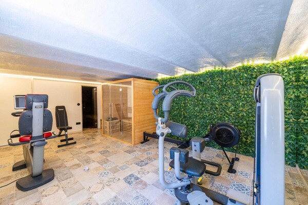 Luxe villa 240m² in Cannes met zwembad, hamam & dakterras voor 10 personen - thumbnail 6