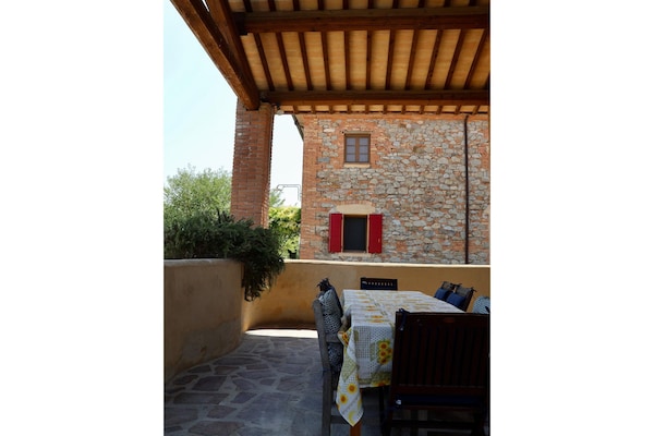 Privézwembad en Toscaanse luxe in vakantiehuis Podere La Sterza - thumbnail 5