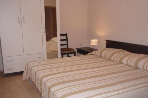 Knus appartement vlakbij zee in Dugi Rat voor 3 personen - thumbnail 4