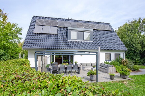 De Witte Parel - Luxe familievilla aan het Dennenbos op Texel - thumbnail 1