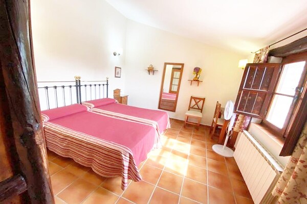 Casa Rural Virgen de la Cabeza: Rustig vakantiehuis voor 12 personen in Valencia de Alcántara - thumbnail 5