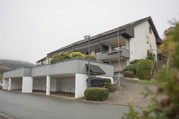 Mountain Escape 66: Comfortabel appartement met panoramisch uitzicht in Winterberg - thumbnail 2