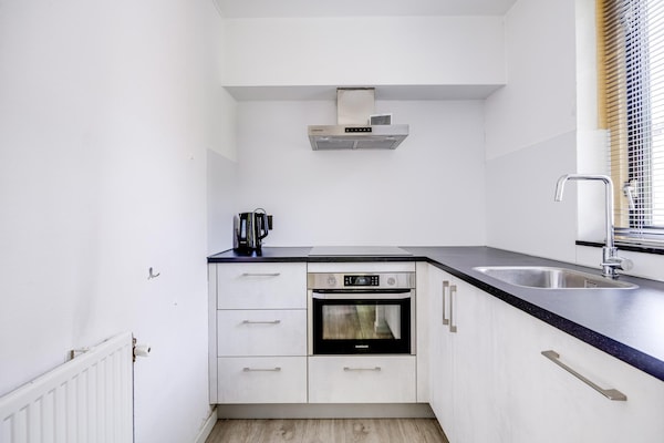 Vrijstaande 7-persoons sauna bungalow in bosrijk Ewijk, nabij Nijmegen - thumbnail 5