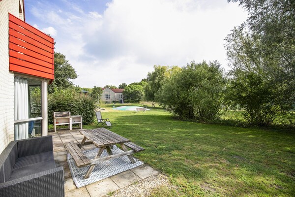 Vrijstaande bungalow aan recreatiemeer in Ewijk voor 6 personen - thumbnail 6