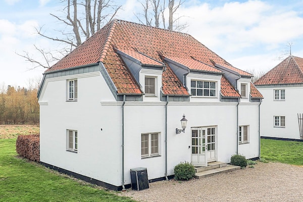 Ruim golfvakantiehuis voor 12 met privébadkamers bij Faaborg - thumbnail 1