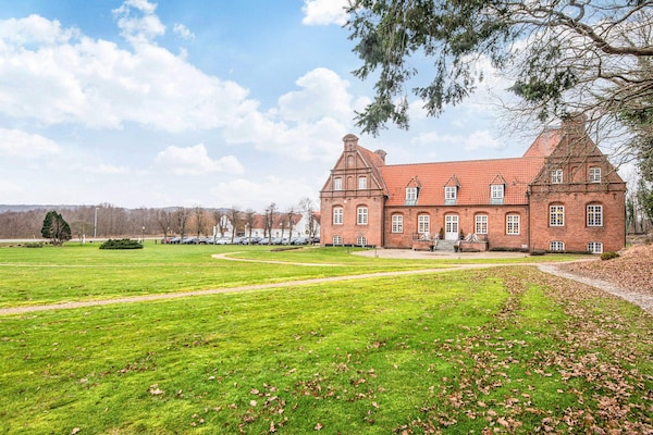 Historisch appartement op landgoed bij Skanderborg, aan de golfbaan - thumbnail 1