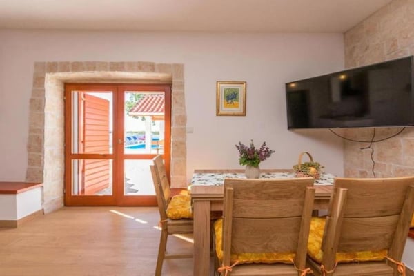 Verwarmde Villa met Speelparadijs vlakbij Zadar - thumbnail 3
