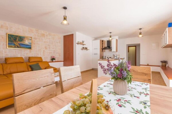 Verwarmde Villa met Speelparadijs vlakbij Zadar - thumbnail 1