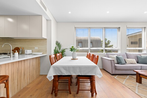 Stijlvol licht appartement met 3 slaapkamers in Newport - thumbnail 5