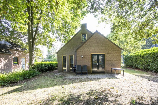 Knusse boshuisje met sauna: rust en privacy in Ewijk voor 4 personen - thumbnail 6