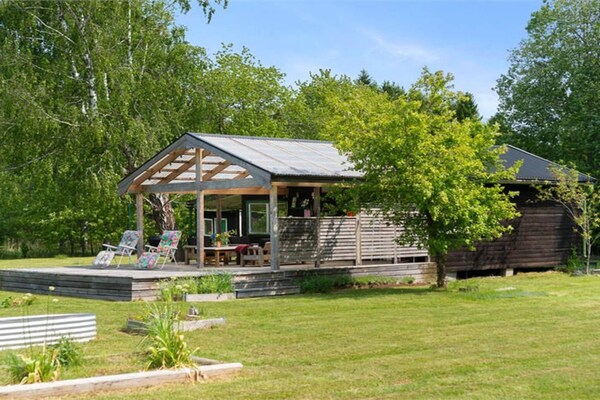 Kleurrijk vakantiehuis vlakbij zandstrand Måsnaren, 6 personen - thumbnail 1