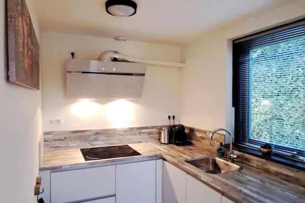 Vrijstaande VIP-bungalow met sauna in bosrijk Ewijk - thumbnail 5