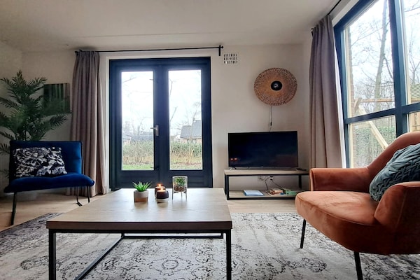 Vrijstaande VIP-bungalow met sauna in bosrijk Ewijk - thumbnail 3