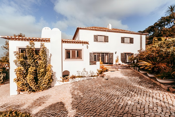 Stijlvol gerenoveerd vakantiehuis nabij Sintra met tuin, voor 7 personen - thumbnail 1