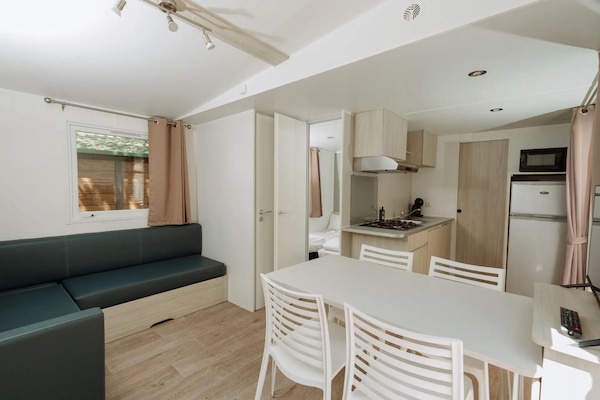 Vrijstaande bungalow voor 4 personen met WiFi nabij de stranden van Sitges - thumbnail 2