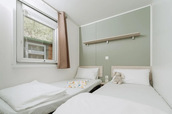 Vrijstaande bungalow voor 4 personen met WiFi nabij de stranden van Sitges - thumbnail 6