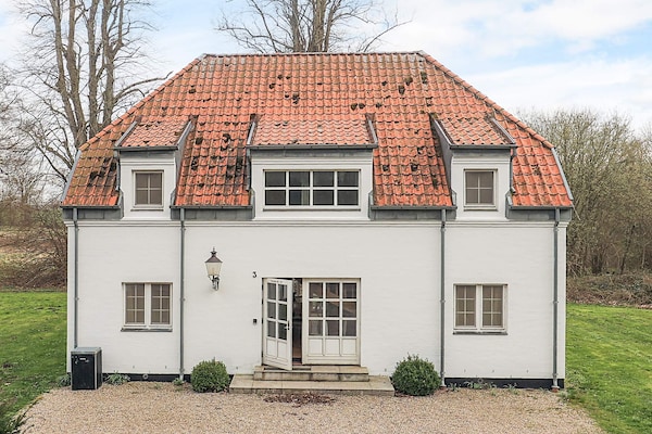 Ruim vakantiehuis in Faaborg voor 12 personen met 5 en-suite suites - thumbnail 1