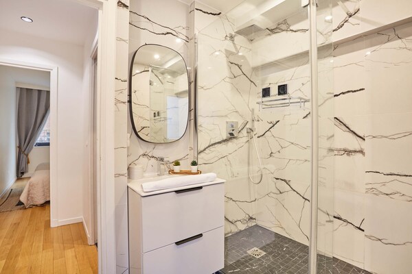 Charmant 2-kamerappartement in levendig 17e arrondissement, Parijs - thumbnail 4
